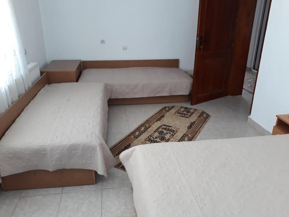 Вила Багрянови Dospat Bagian luar foto